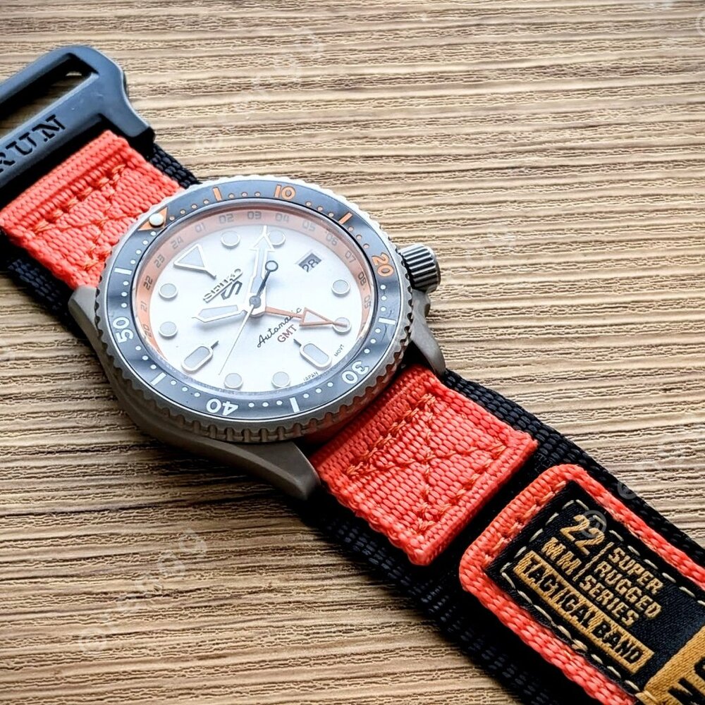 Full Automatic Titanium Gmt White Orange Diver 42… - image 4